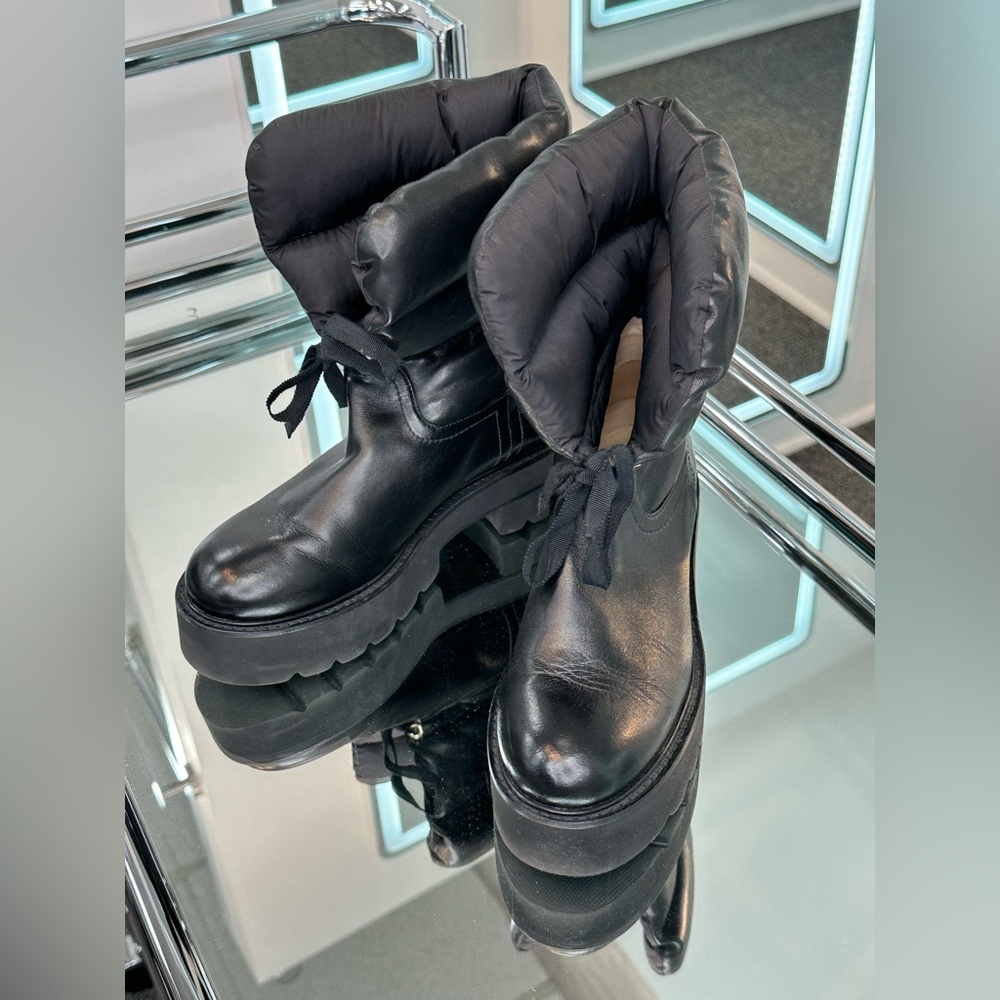 Stuart Weitzman Boots